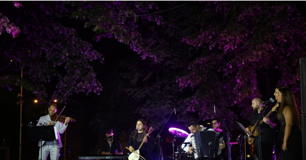 Koncert tradicionalne i duhovne muzike ispred Narodnog pozorišta