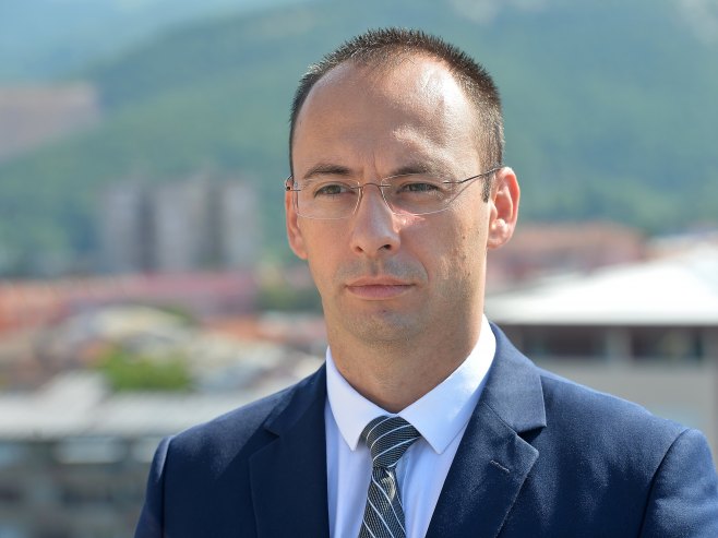 Simić: Kfor ne treba da napušta most na Ibru