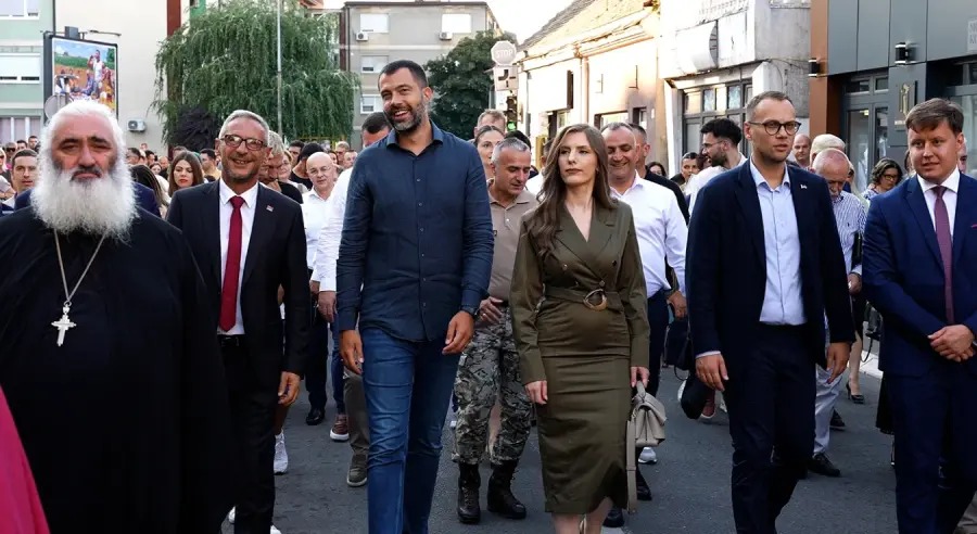 Svečana litija u Bijeljini okupila stotine građana i zvaničnike