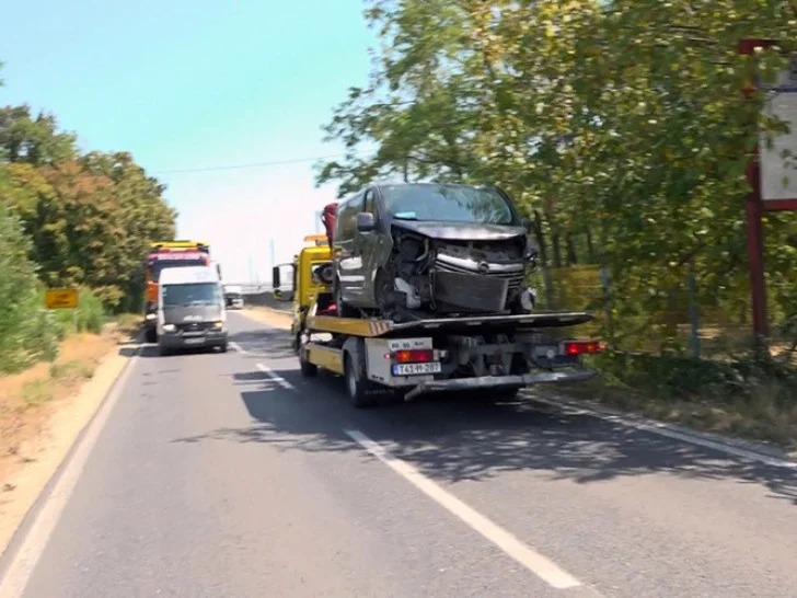 Težak sudar kod Brčkog: jedno lice poginulo, tri povrijeđena