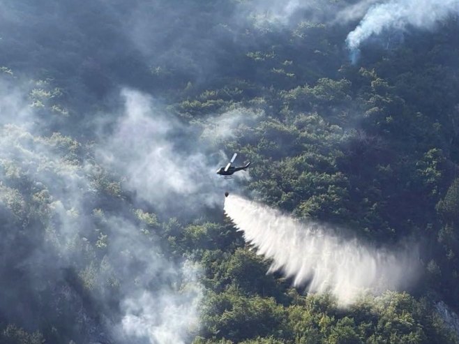 Na gašenju požara kod Konjica i drugi helikopter Oružanih snaga BiH