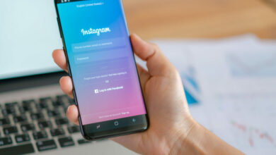 Zbog Instagram storije kazna od 600 evra: Mladić ispred policijskog auta pokazao srednji prst