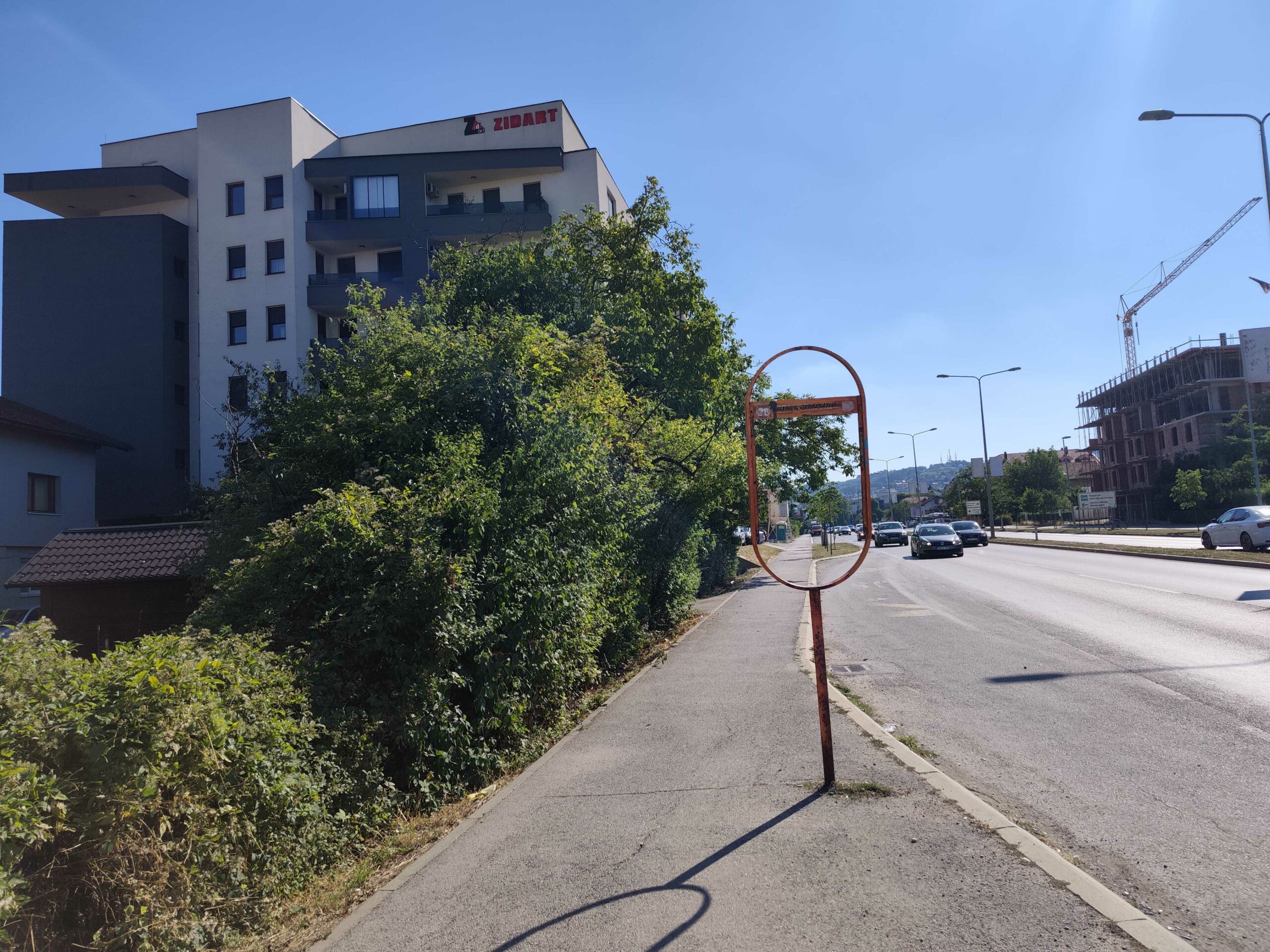 Čekanje autobusa u Banjaluci: ljeti vrućina, zimi hladnoća