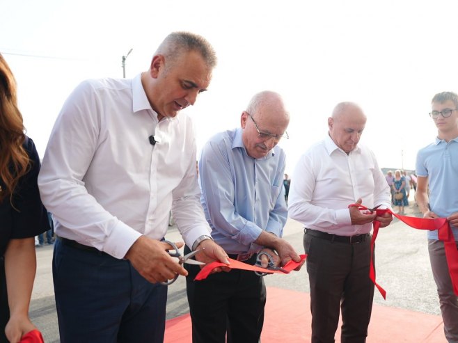Minić otvorio novi objekat za tov pilića u Pelagićevu