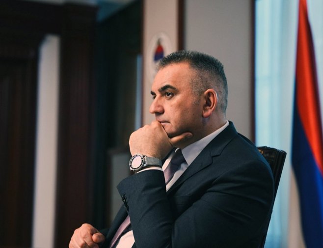 Minić mladencima u Prijedoru poželio da budućnost grade u Srpskoj