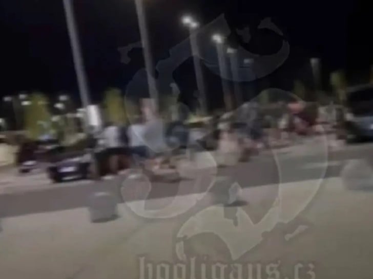 Velika tuča navijača Dinama i Hajduka na aerodromu u Zagrebu