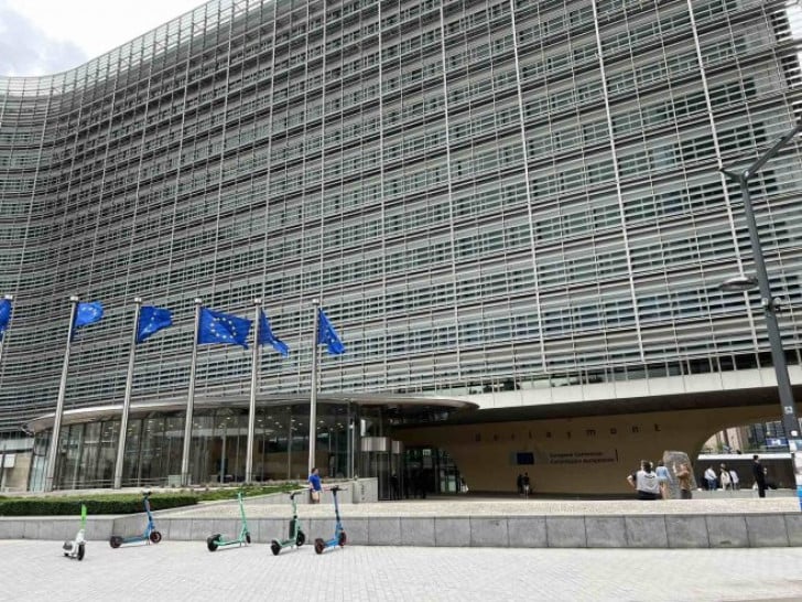 Brisel izdvojio 6,1 milijardu evra za oružje Kijevu