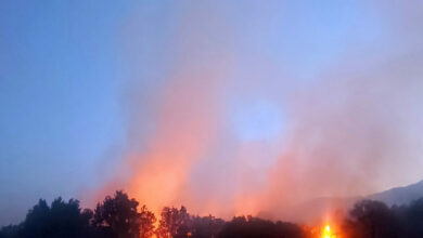 Vatrogasci i helikopter u borbi sa požarima kod Trebinja