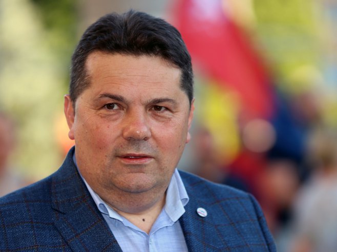 Stevandić: Helez bolesno isijava mržnju prema Srbima i Vučiću