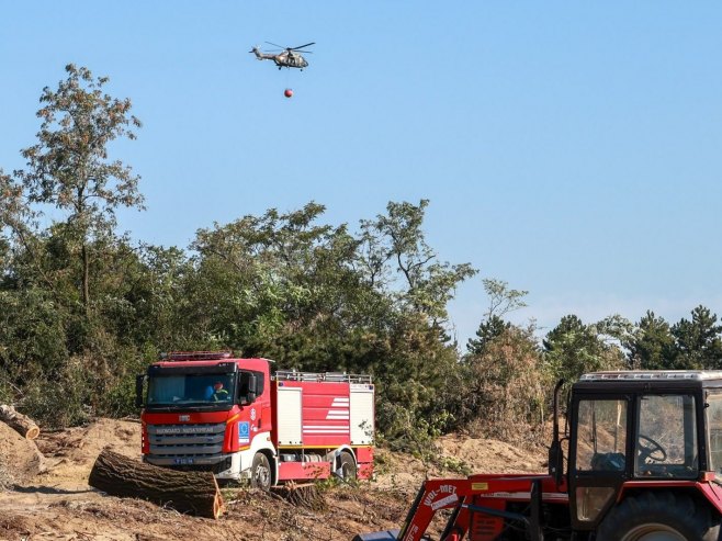 Ruski Iljušin pomaže u gašenju požara u Srbiji