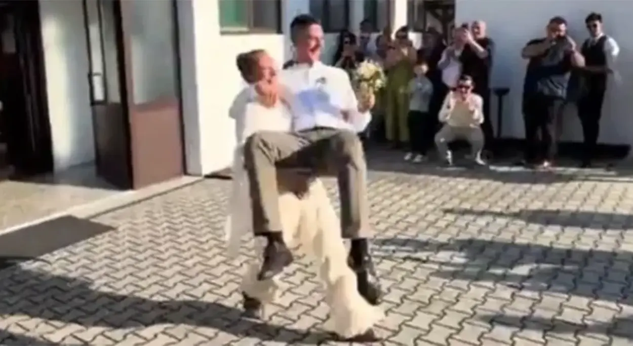 Mlada prenijela mladoženju preko praga i iznenadila sve