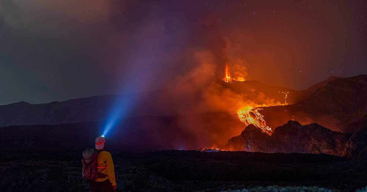 Smanjen stepen upozorenja: Etna mirnija, katanijski aerodrom i dalje uz ograničenja