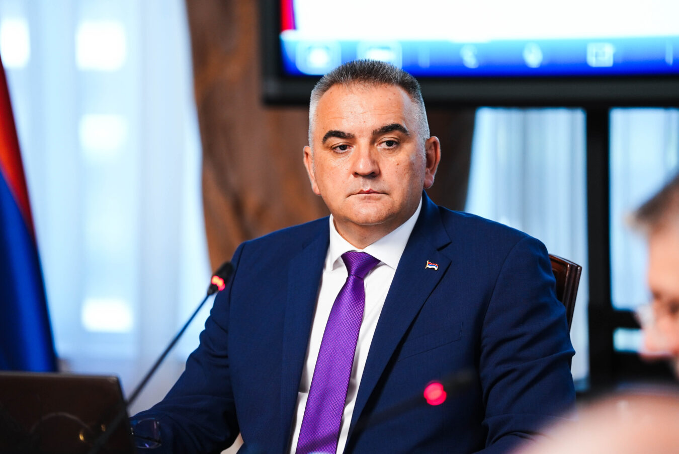 Minić položio vijenac u Spomen-hramu u Tesliću