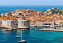 U Dubrovniku razlupali automobil srpskih tablica, dvije osobe povrijeđene