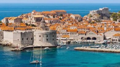U Dubrovniku razlupali automobil srpskih tablica, dvije osobe povrijeđene
