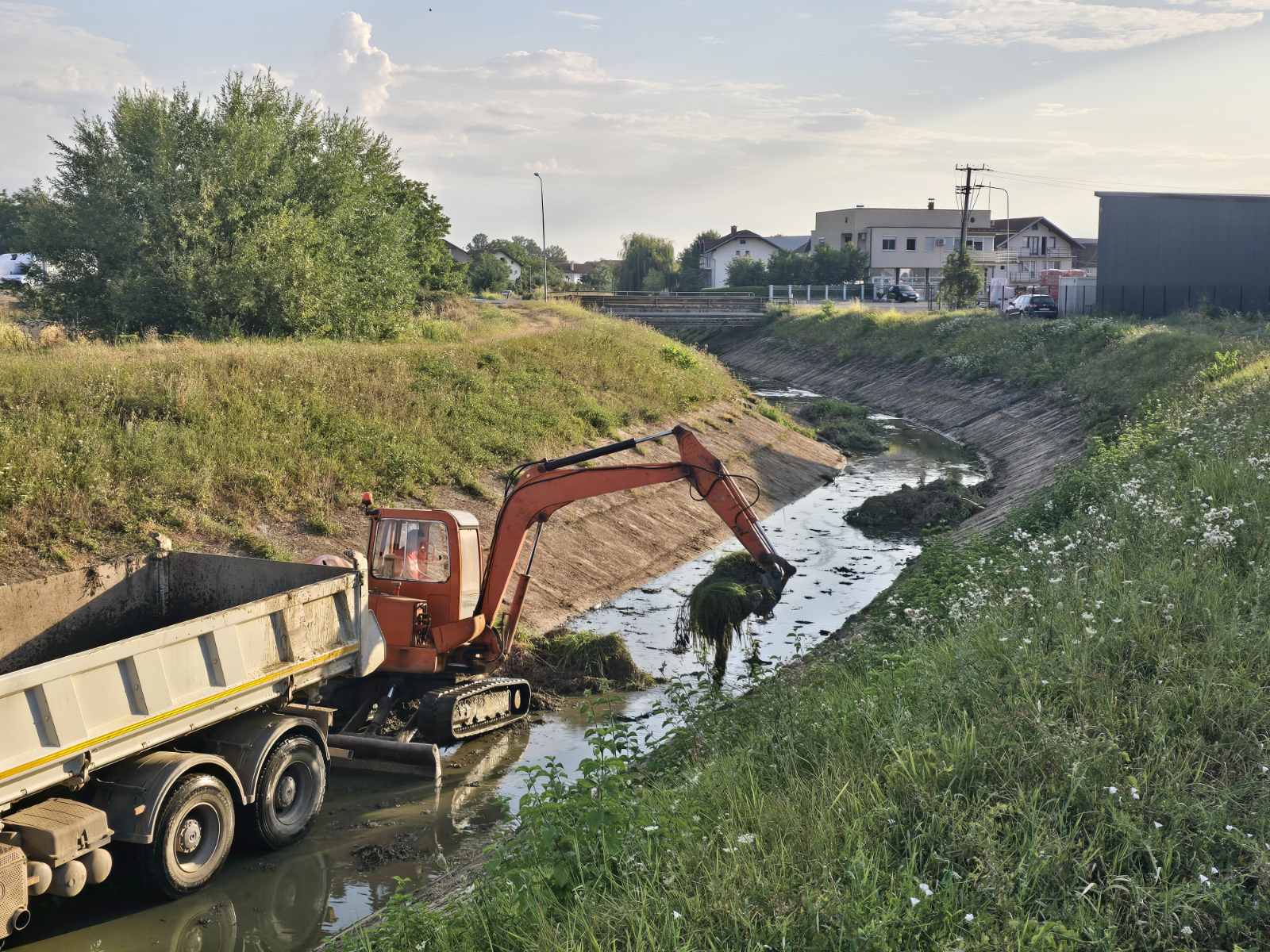 U toku čišćenje korita Široke rijeke od Šargovca do Vrbasa