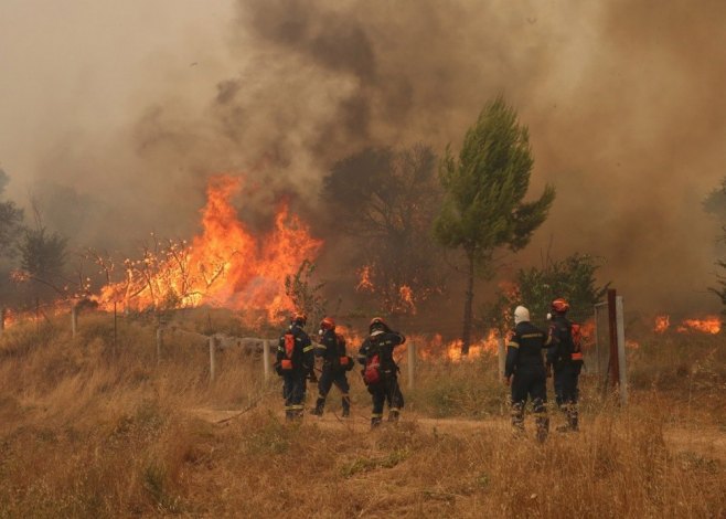 Sudar vatrogasnih helikoptera u Grčkoj