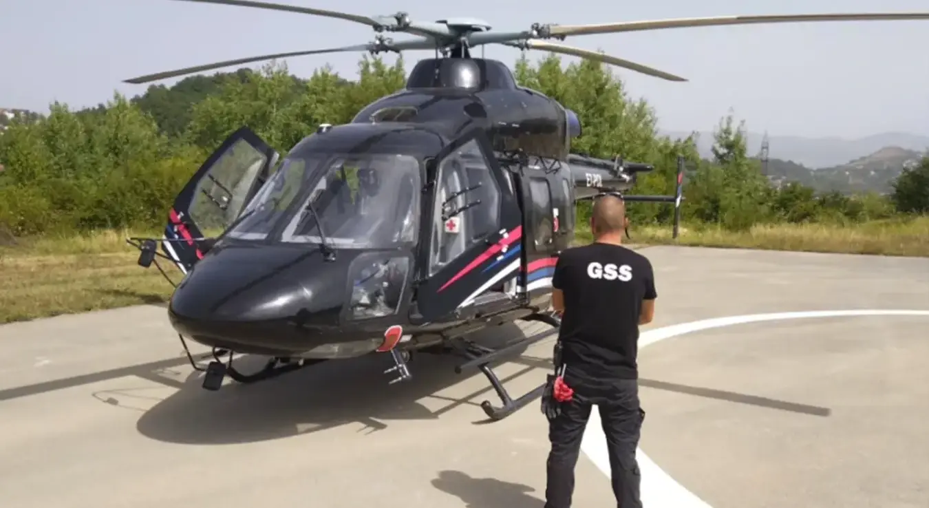 Helikopter MUP-a Srpske se priključuje gašenju požara na Trebeviću