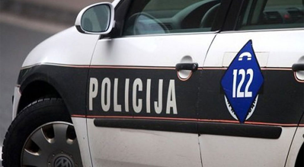 Sudar tri vozila na magistralnom putu M-17, jedna osoba povrijeđena