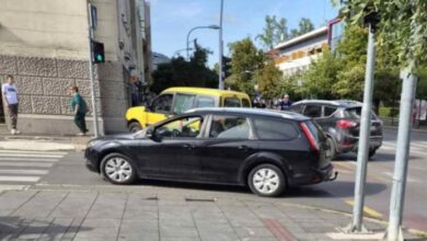 Automobil udario u zgradu Gradske uprave u centru Banjaluke