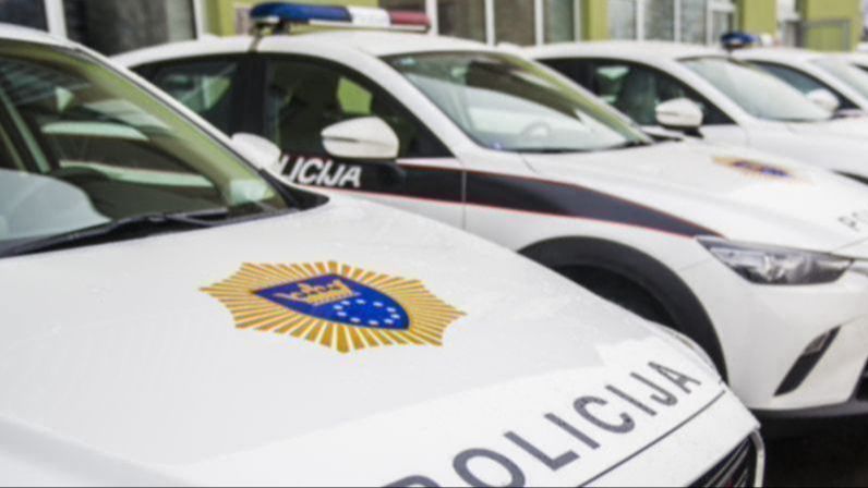 Muškarac ubijen u porodičnoj kući, supruga uhapšena