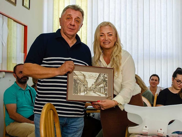 Edukacija u OŠ Ivo Andrić: Goran Talić govorio nastavnicima o skoliozi