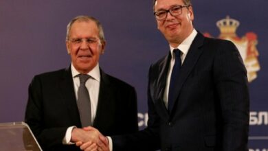 Lavrov: Vučić iskusan političar i izložen ucjenama EU