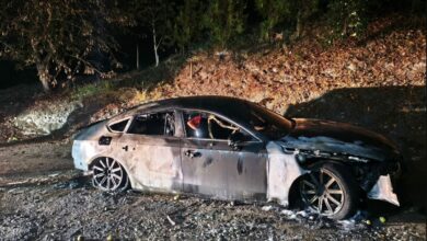 Poslaniku Senadu Hubjeru zapaljen automobil ispred kuće kod Goražda