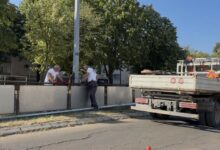 Novi stubovi, stare rupe na Bulevaru Desanke Maksimović