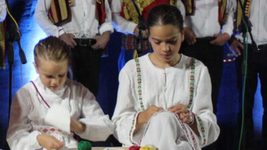 Male Trebinjke čuvaju tradiciju: Nika i Ena oživljavaju hercegovački vez