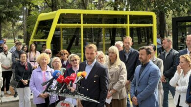 Novo autobusko stajalište u Banjaluci ide na doradu: Uklanjaju staklene ploče sa strane trotoara