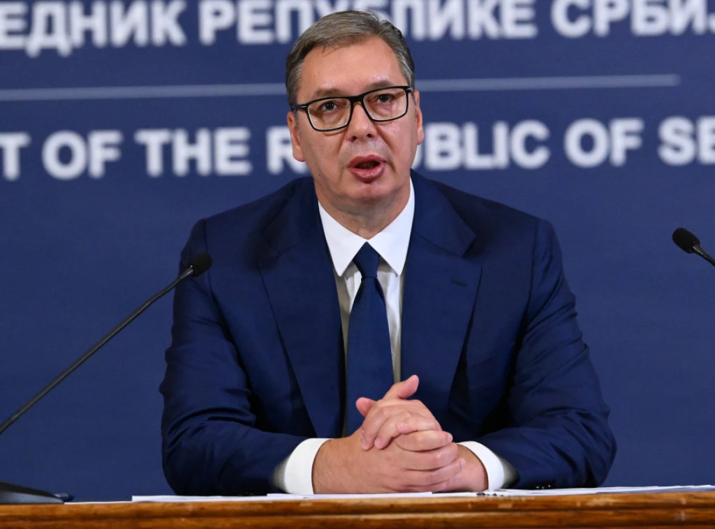 Razvoj digitalne armije i najava Vučićevog povlačenja