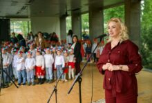 Podrška za banjalučke osnovce: Novac za prvačiće, besplatni udžbenici i pokloni