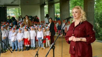 Podrška za banjalučke osnovce: Novac za prvačiće, besplatni udžbenici i pokloni
