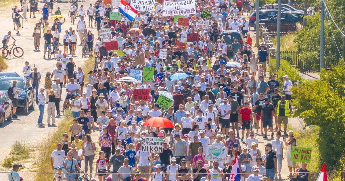 Veliki protest u Zagrebu zbog ekološke afere s otpadom