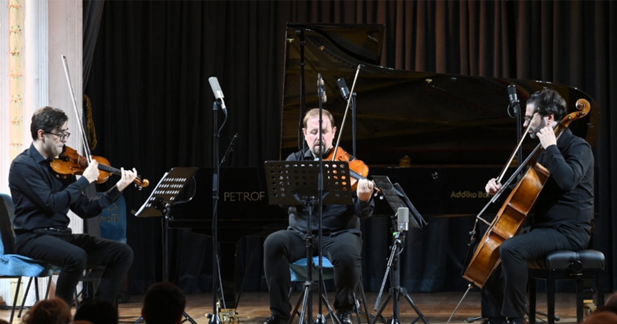 A String Fest svečano otvoren u Banjaluci: Publika oduševljena koncertom Uspomene