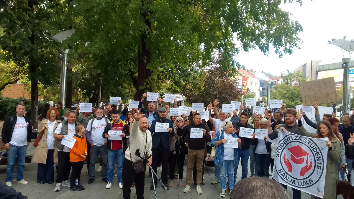 Mirno okupljanje u Banjaluci nakon otkazanog dolaska studenata