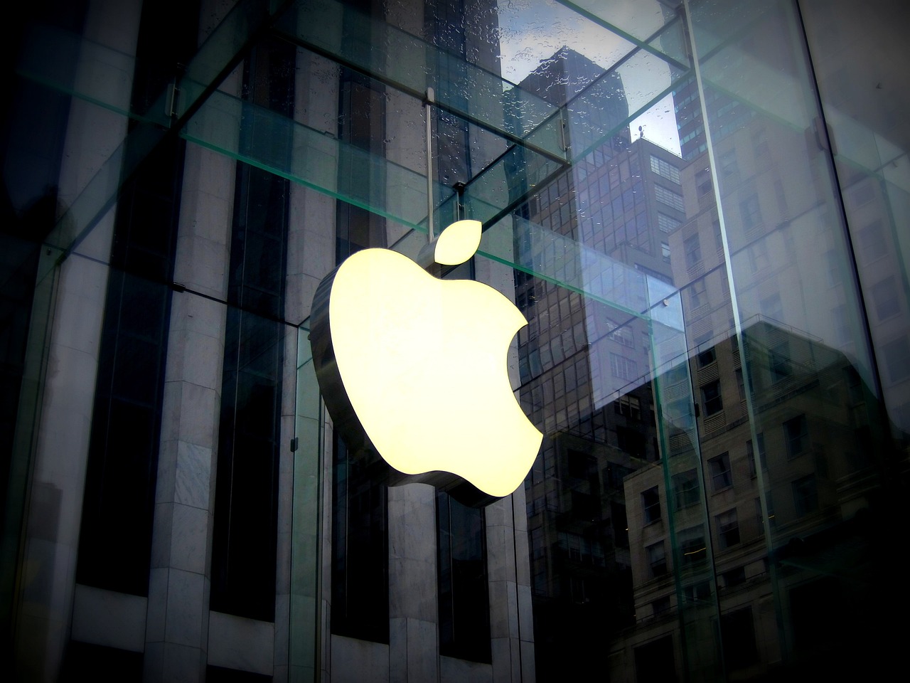Težak udarac na sudu: Apple mora platiti više od 5,7 milijardi dolara