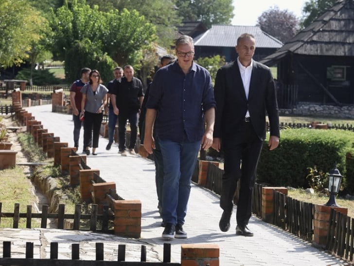Odavanje počasti stradalima u selima Malo Orašje i Dubona