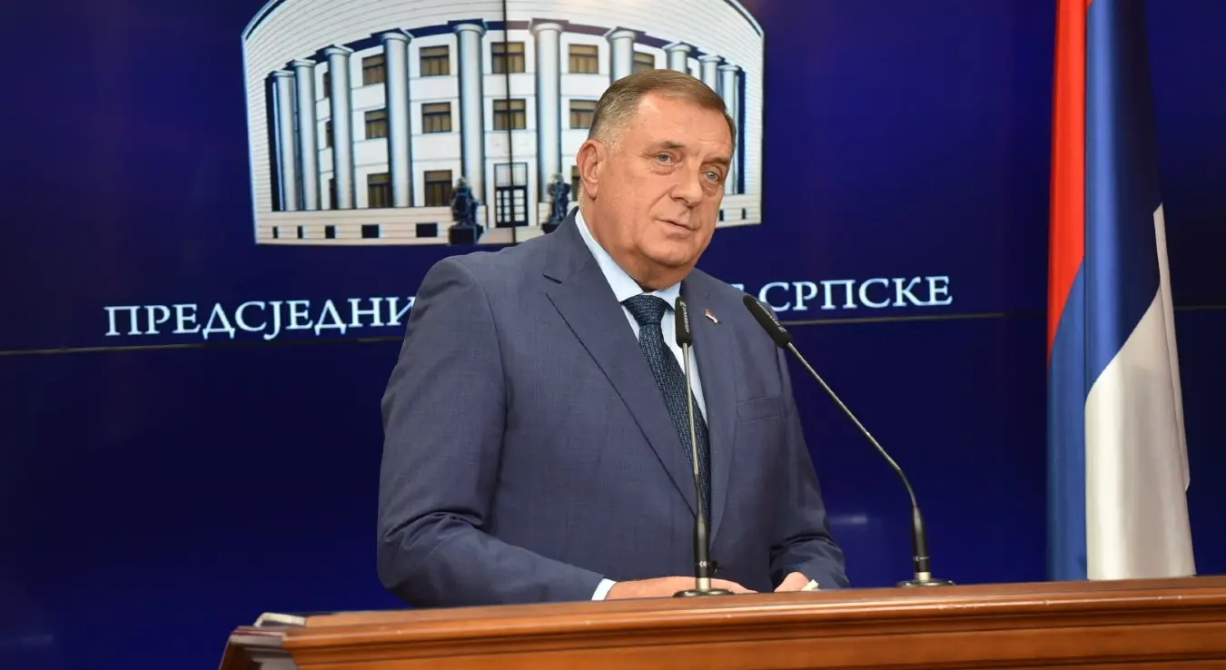 Dodik: Sistem za hlađenje u svim školama Republike Srpske sljedeće godine