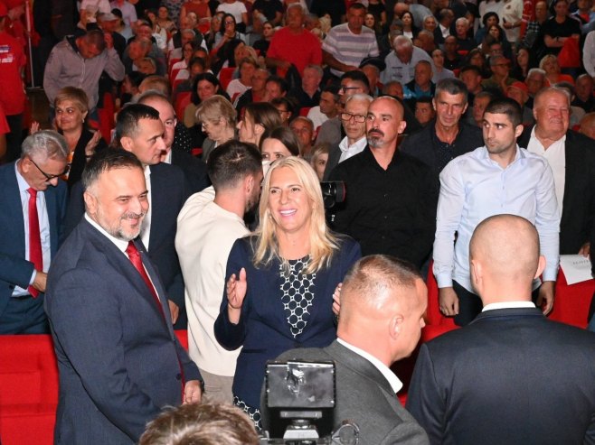 Cvijanovićeva poručila građanima: Održana tribina u Derventi i poslata jasna poruka