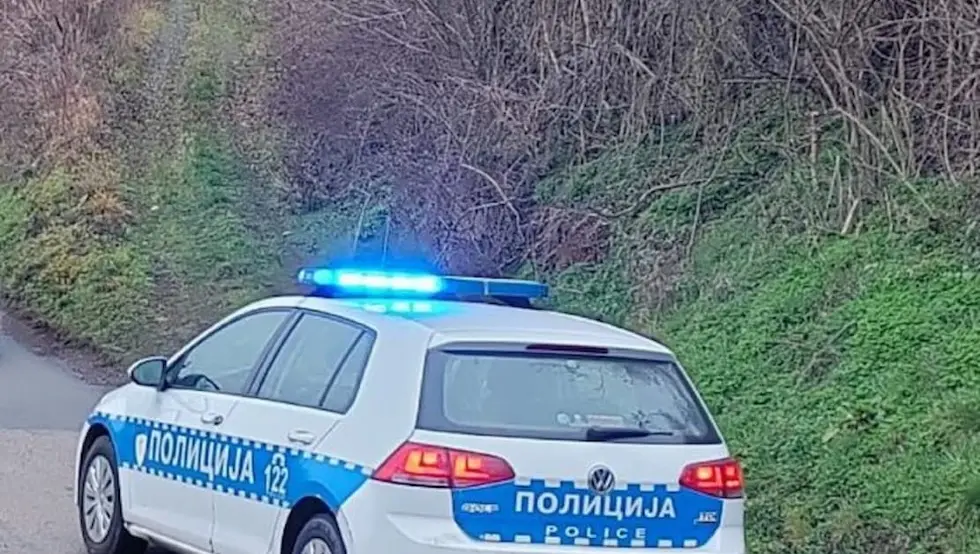 Pijan blokirao saobraćaj na magistrali pa vrijeđao policajce u Bijeljini