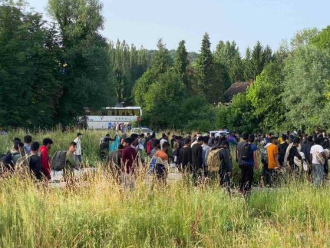 Još 20 migranata u Orahovi? Načelnik policije potvrdio pretrese