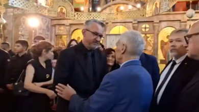 Ambasador Aleksandar Bocan-Harčenko odao počast generalu Mladiću u Beogradu
