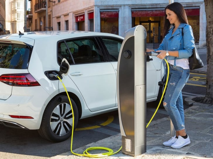Tržište osiguranja u Srpskoj bilježi stabilan rast dok nova pravila čekaju električne automobile