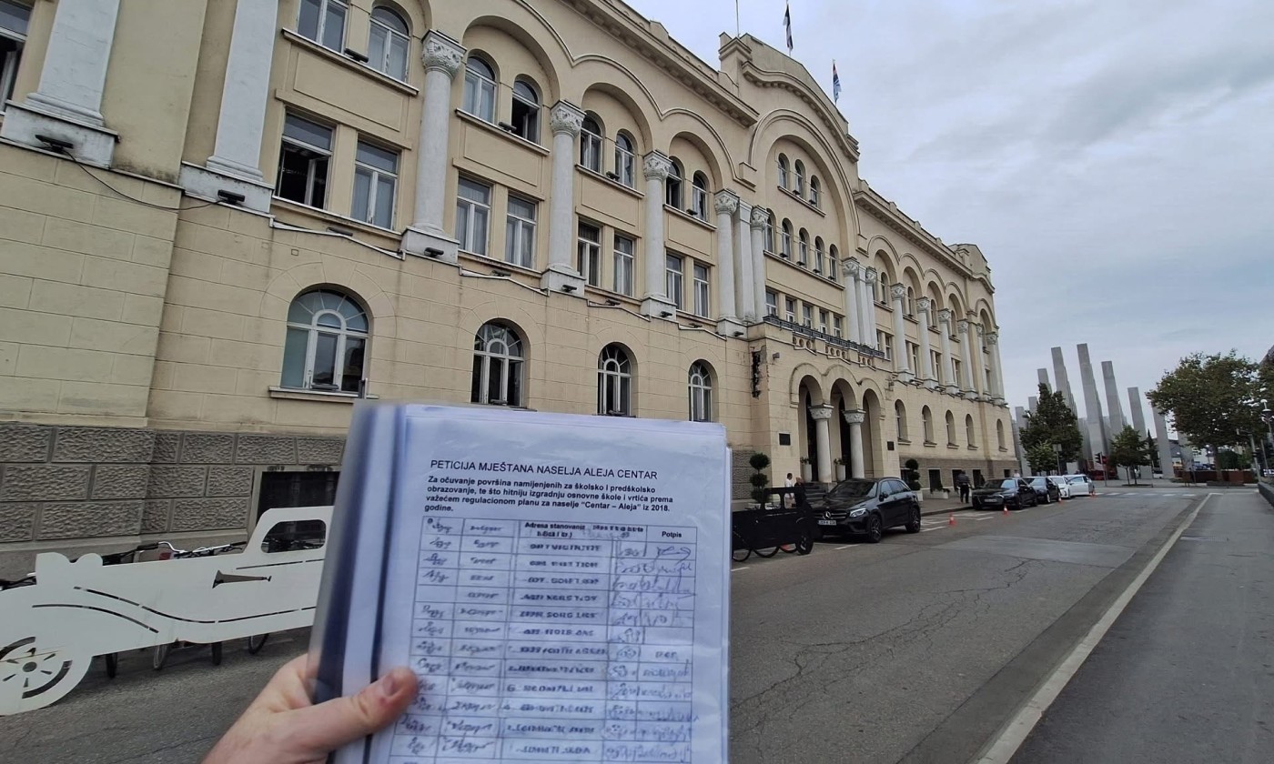 Stanari naselja Aleja Centar predali peticiju gradskim vlastima