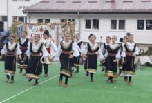 Četvrta smotra folklora u Jezeru okupila oko 120 mladih čuvara tradicije