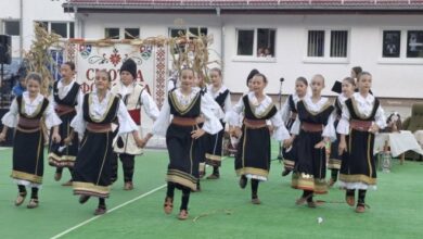 Četvrta smotra folklora u Jezeru okupila oko 120 mladih čuvara tradicije