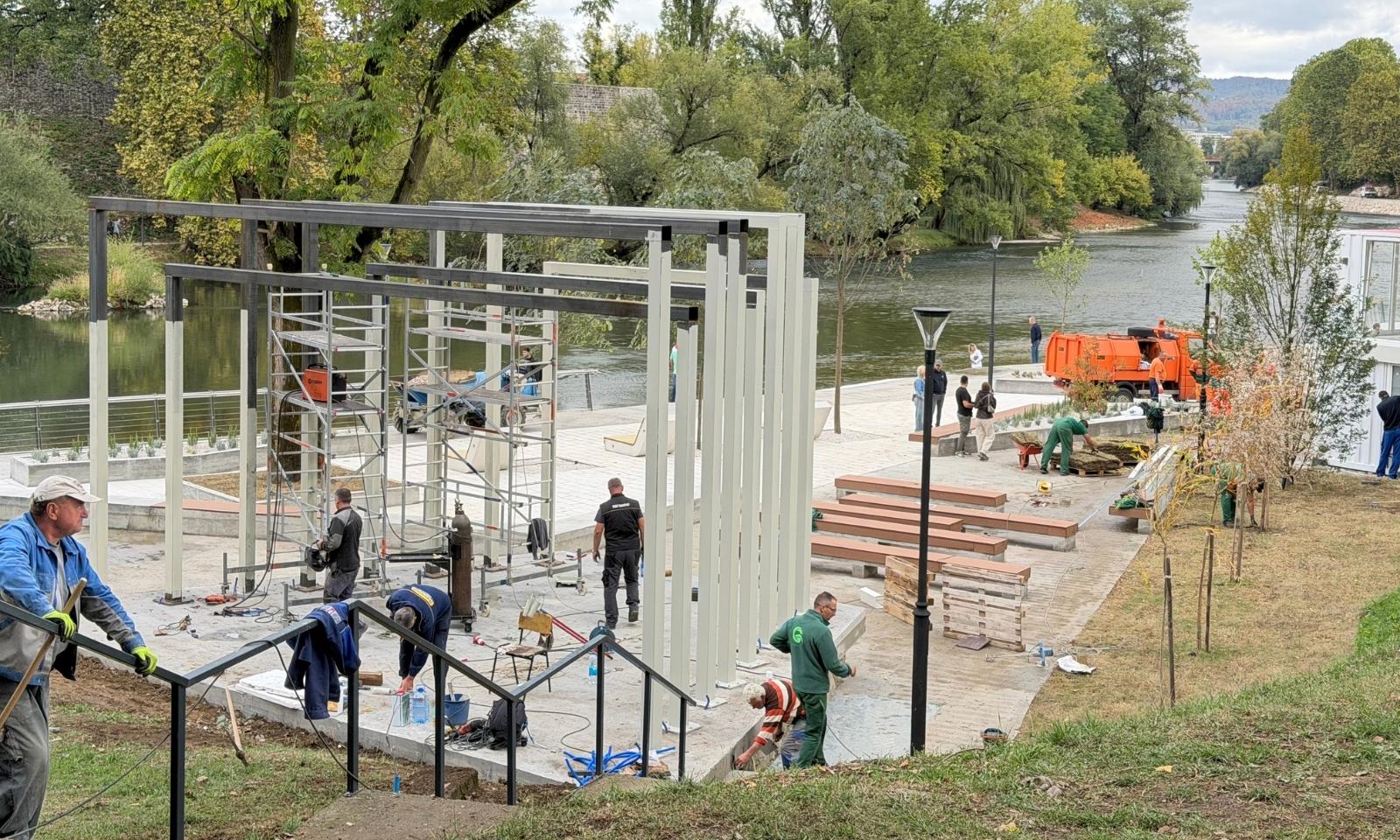 Banjalučka riva pred otvaranjem: Posljednje pripreme i radovi uz obalu Vrbasa