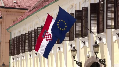 Kamenovala zastavu Hrvatske u Puli: Privedena žena koja je gađala državno obilježje
